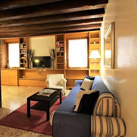 San Marco Charming Apartment With Canal View Venetië Buitenkant foto