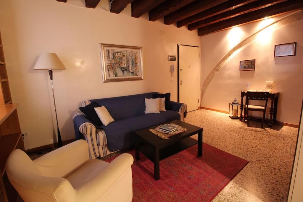 San Marco Charming Apartment With Canal View Venetië Buitenkant foto