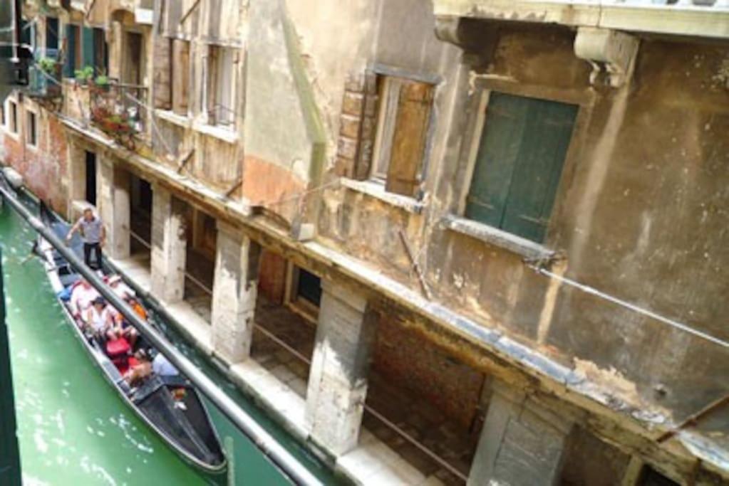 San Marco Charming Apartment With Canal View Venetië Buitenkant foto